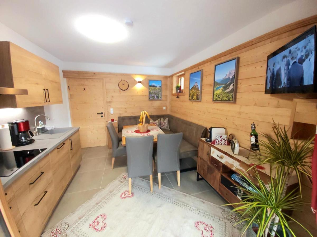 Puitbach Chalet Leutasch Rom bilde